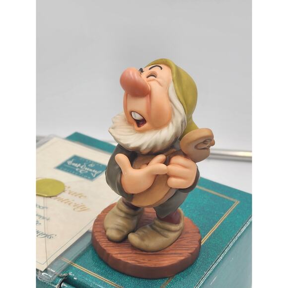 WDCC Sneezy Snow White Seven Dwarfs “Ah-Choo!” Disney Retired Vintage COA Box - Picture 10 of 16